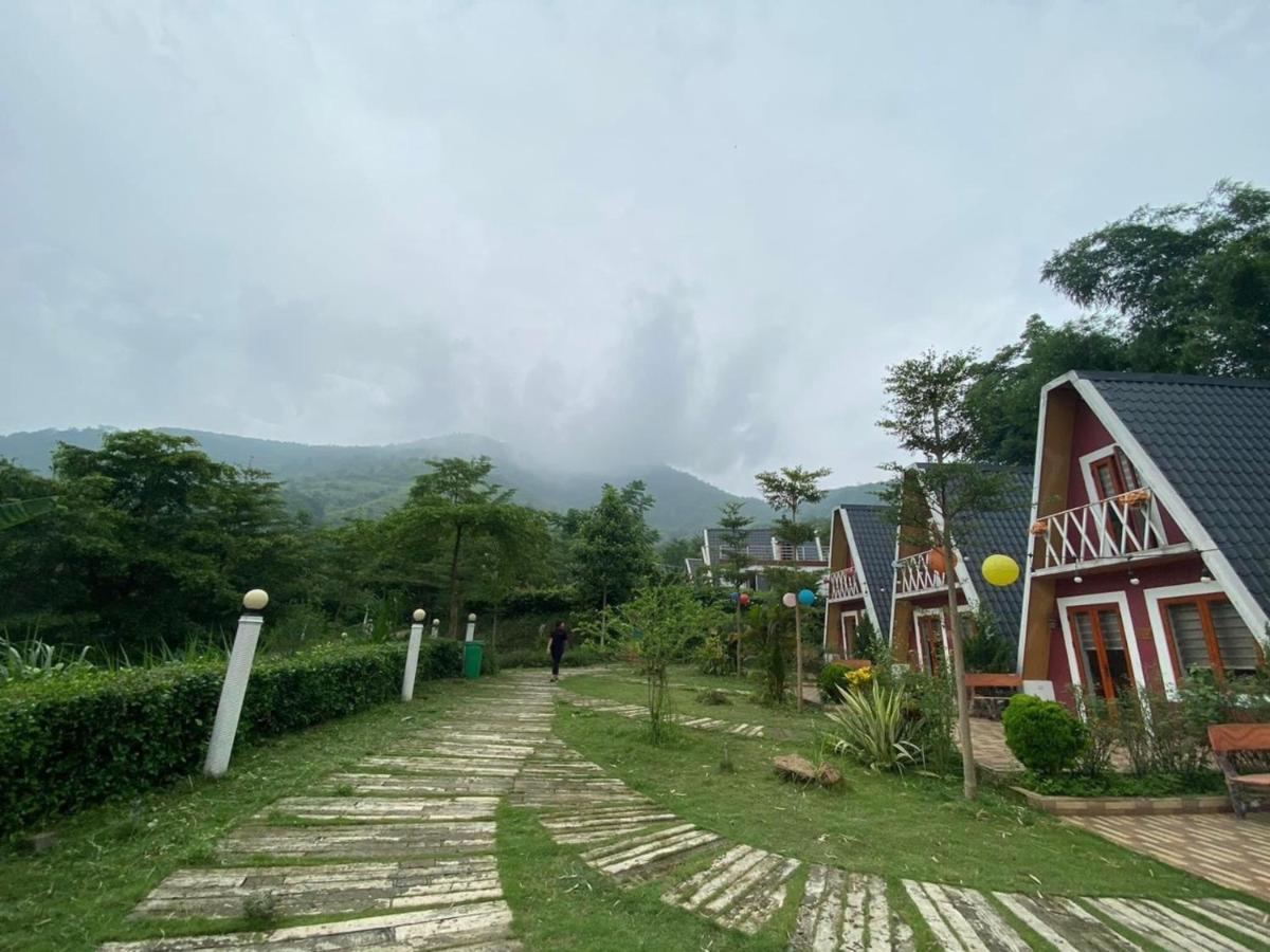 Furano Garden Home Hoa Binh - Venuestay Екстериор снимка
